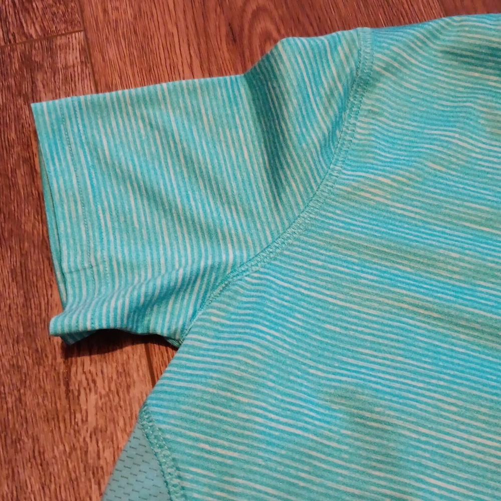 Workout top‎ - Picture 3 of 6